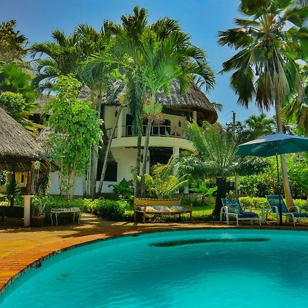 Upani In Diani Acomodação com café da manhã Praia de Diani Exterior foto