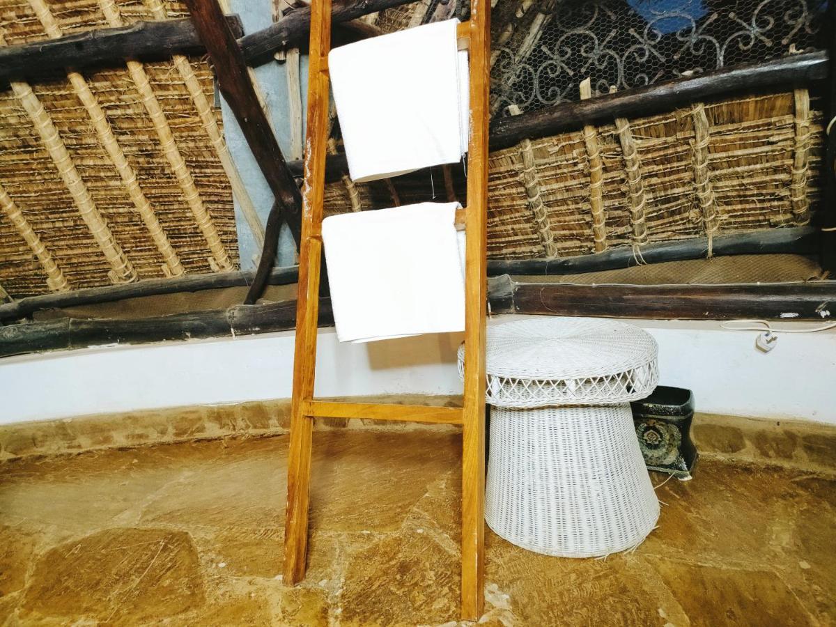 Upani In Diani Acomodação com café da manhã Praia de Diani Exterior foto