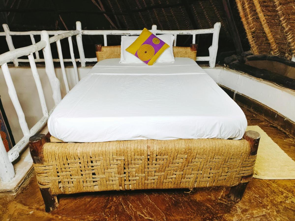 Upani In Diani Acomodação com café da manhã Praia de Diani Exterior foto