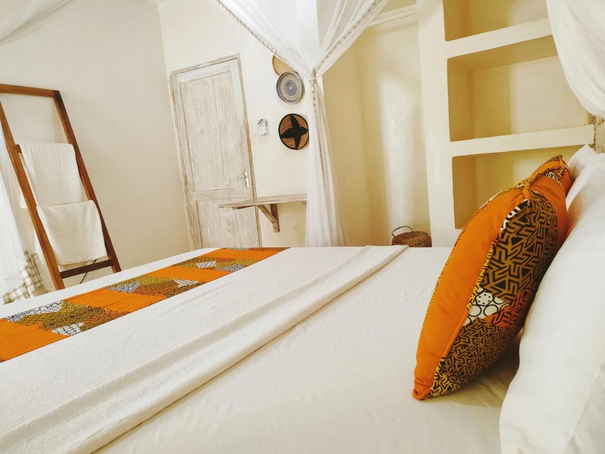 Upani In Diani Acomodação com café da manhã Praia de Diani Exterior foto