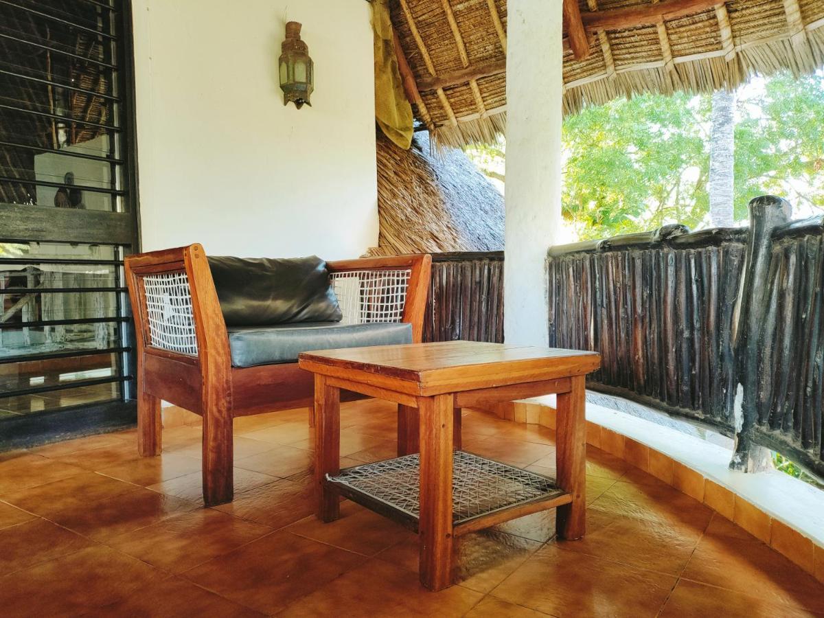 Upani In Diani Acomodação com café da manhã Praia de Diani Exterior foto