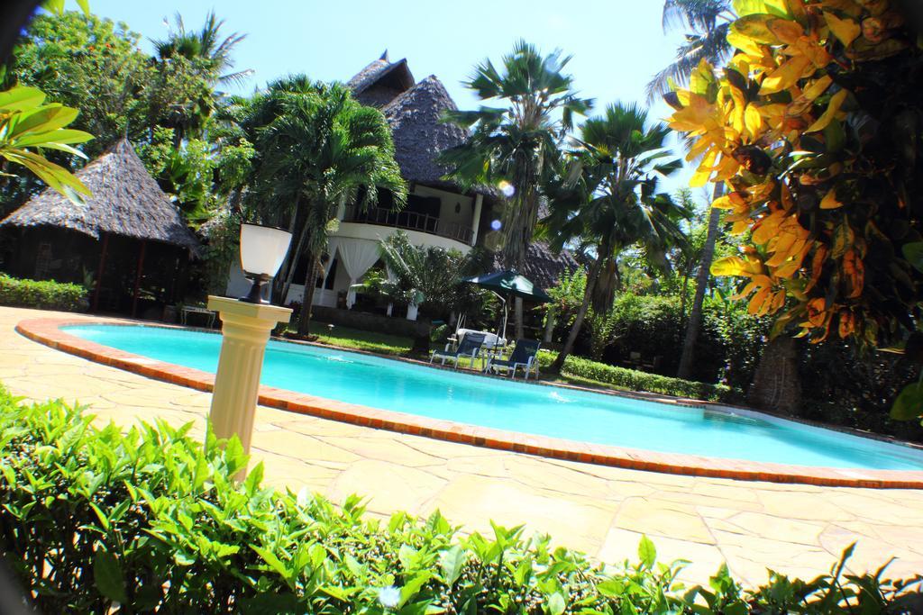 Upani In Diani Acomodação com café da manhã Praia de Diani Exterior foto