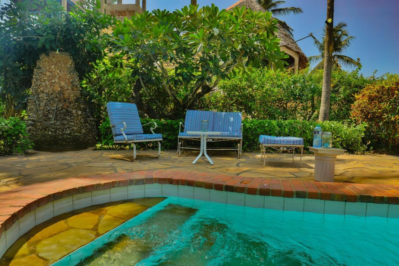 Upani In Diani Acomodação com café da manhã Praia de Diani Exterior foto