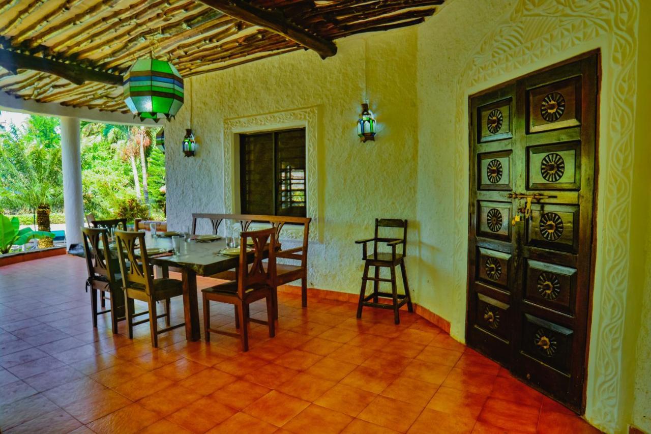 Upani In Diani Acomodação com café da manhã Praia de Diani Exterior foto