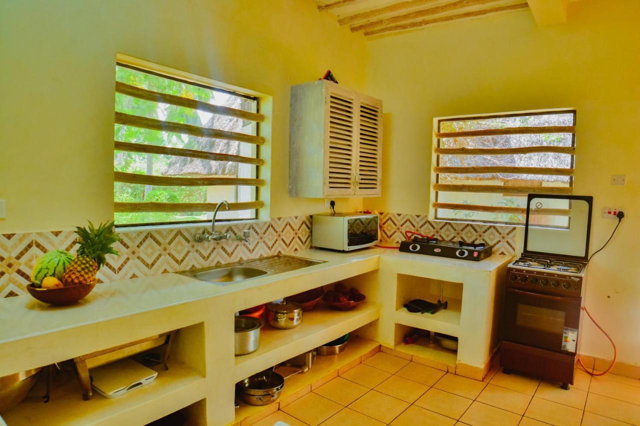 Upani In Diani Acomodação com café da manhã Praia de Diani Exterior foto
