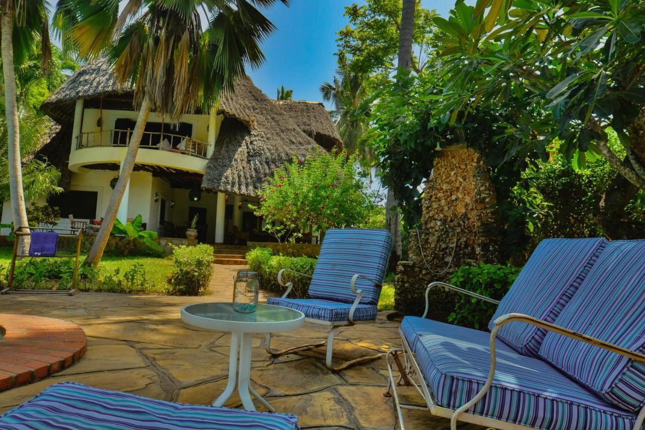 Upani In Diani Acomodação com café da manhã Praia de Diani Exterior foto