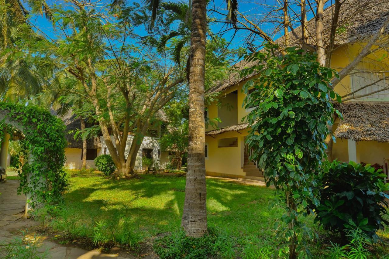 Upani In Diani Acomodação com café da manhã Praia de Diani Exterior foto